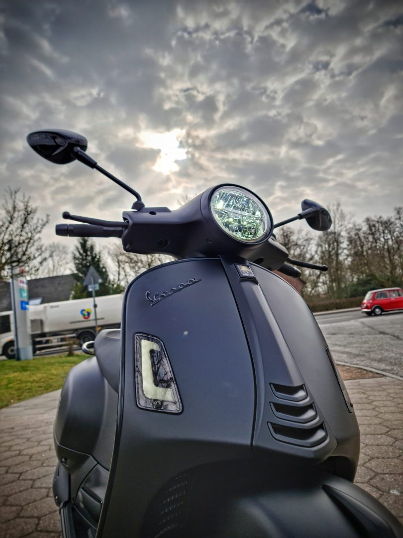 Vespa-Hamburg-Dumke-Luett-Vertragshaendler-GTS-125-SuperTech-Black-Edition